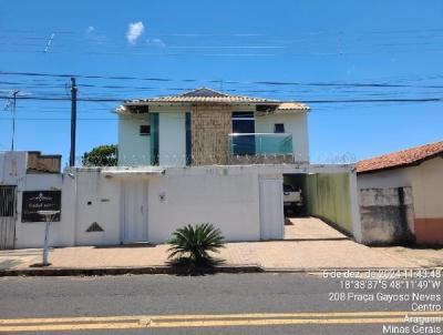 Casa Duplex para Venda, em Araguari, bairro Centro, 2 dormitrios, 1 banheiro, 1 sute, 2 vagas